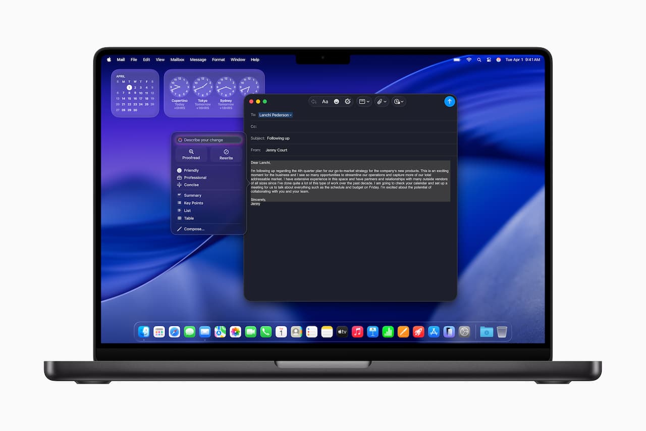 MacBook Pro M5 en noir sidéral affichant Apple Intelligence Writing Tools dans l'application Mail sous macOS
