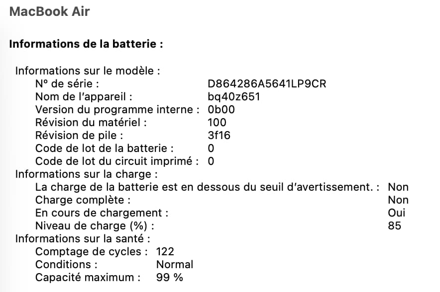 Rapport système macOS affichant les informations de batterie d'un MacBook Air : 122 cycles, état Normal et capacité maximum à 99%