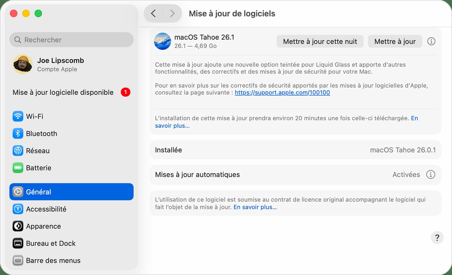 Capture d'écran des Réglages Système Mac affichant une mise à jour macOS Tahoe 26.1 disponible avec le bouton Mettre à jour